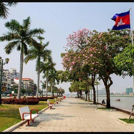 Hotel De Palace Phnom Penh Zewnętrze zdjęcie